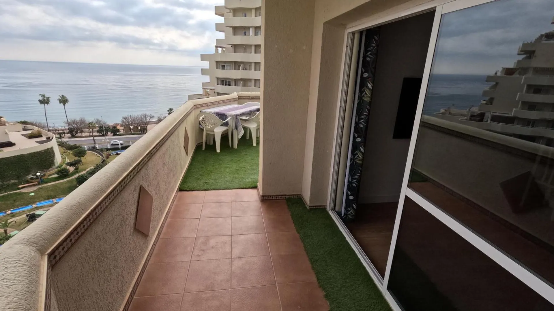 Benalbeach. Espectacular Terraza, Vistas Al Mar. Benalmádena Apartman